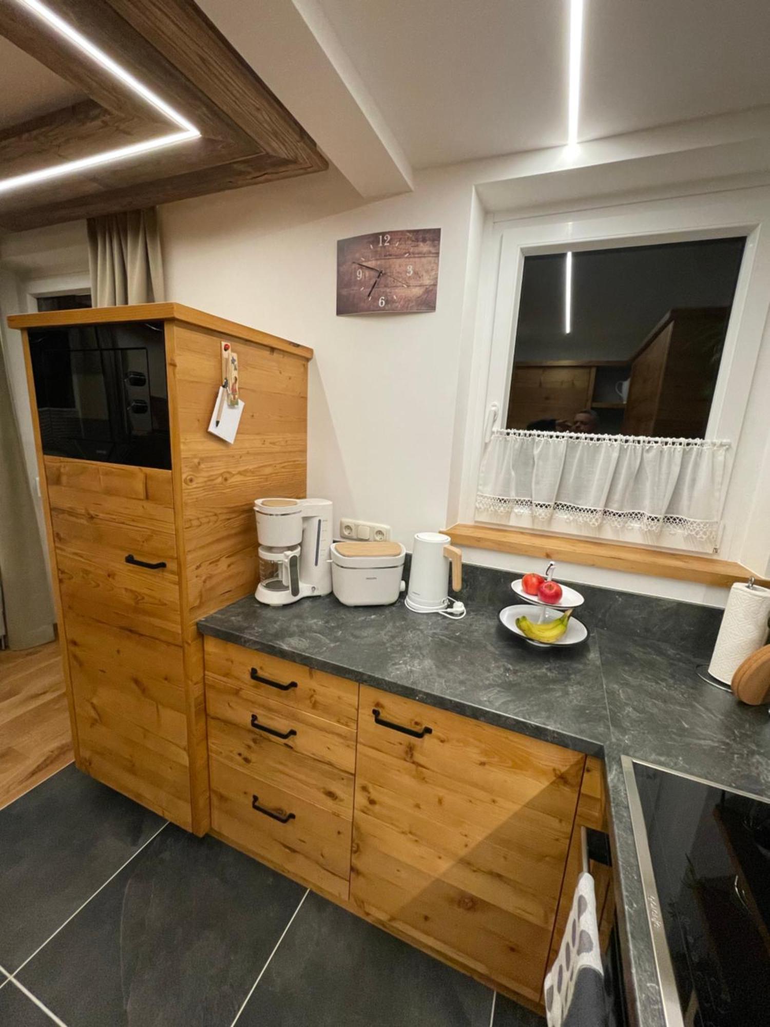 Pension Und Apartment Edelweiss Heiligenblut Exteriör bild