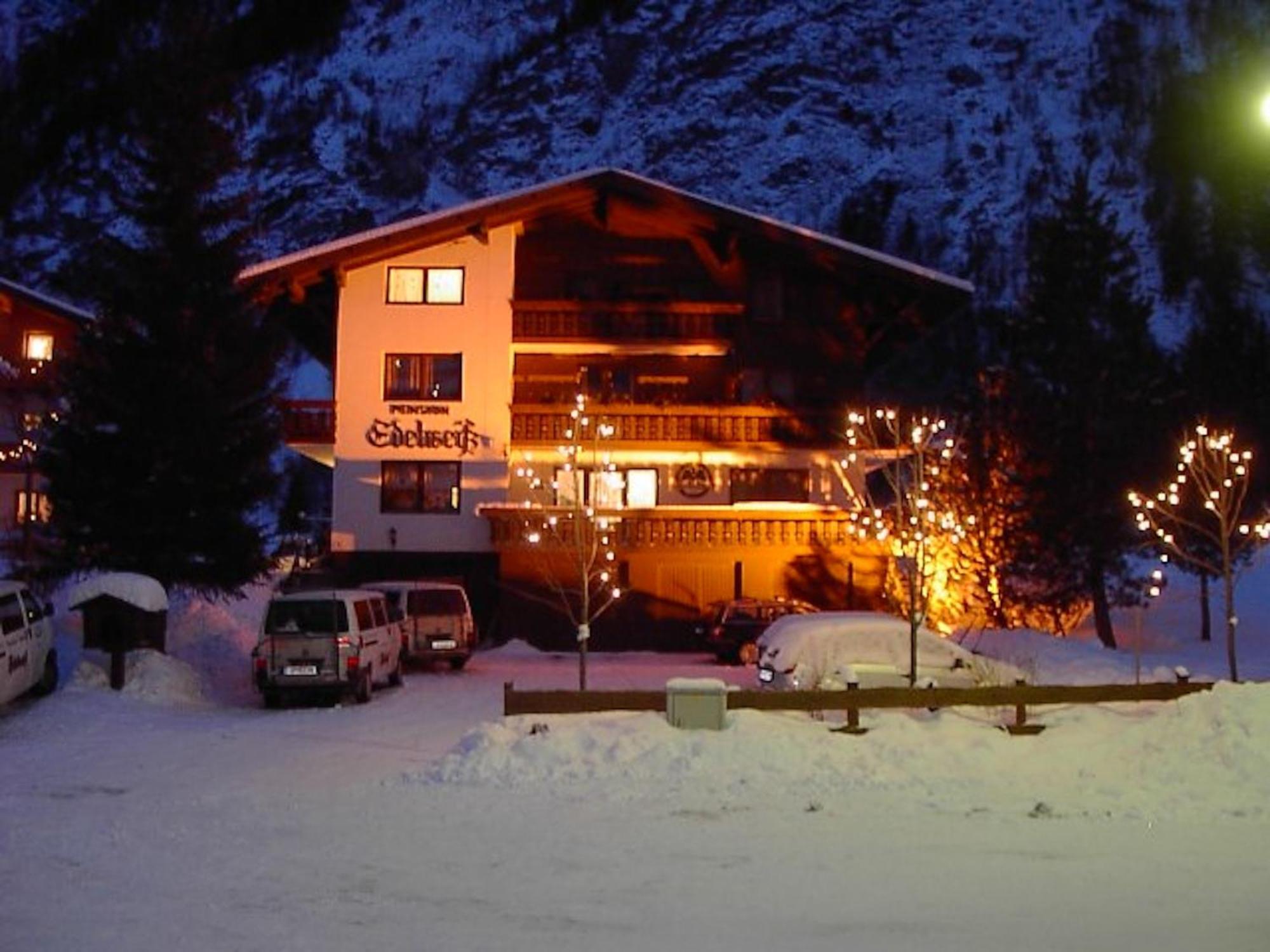Pension Und Apartment Edelweiss Heiligenblut Exteriör bild