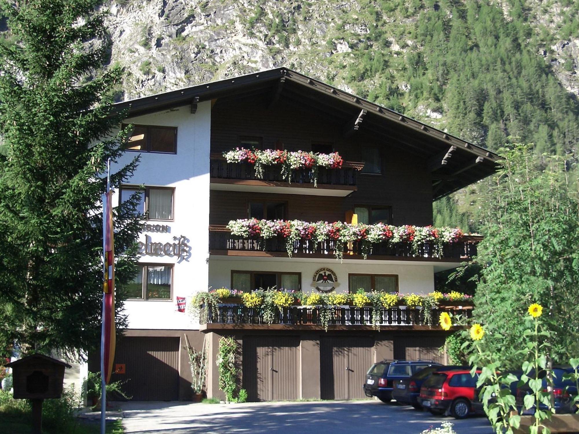 Pension Und Apartment Edelweiss Heiligenblut Exteriör bild