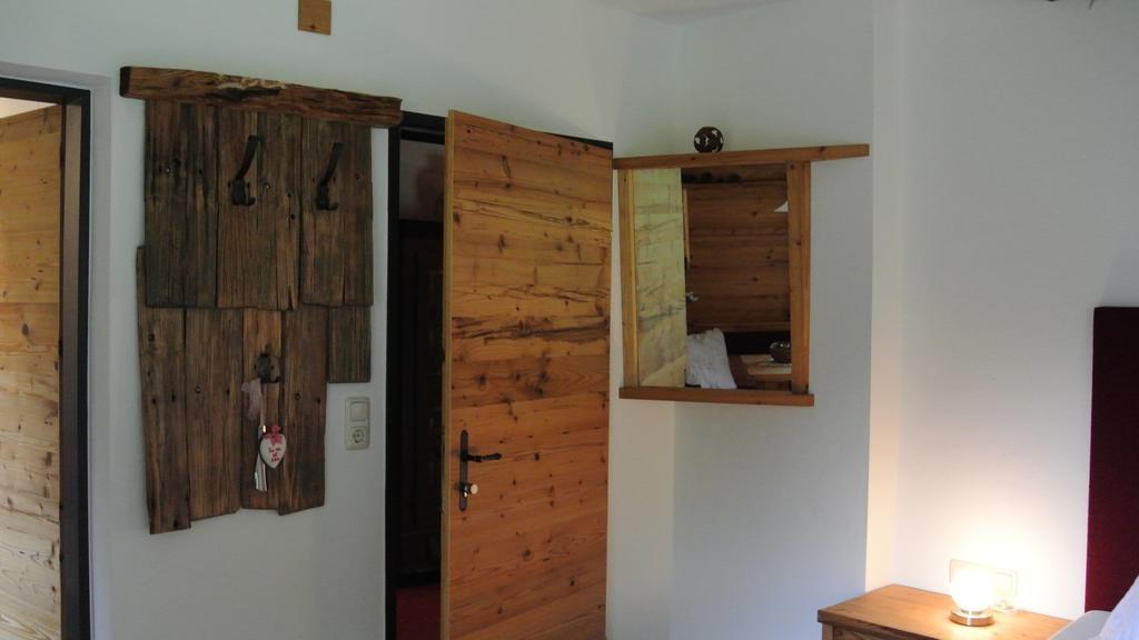 Pension Und Apartment Edelweiss Heiligenblut Exteriör bild