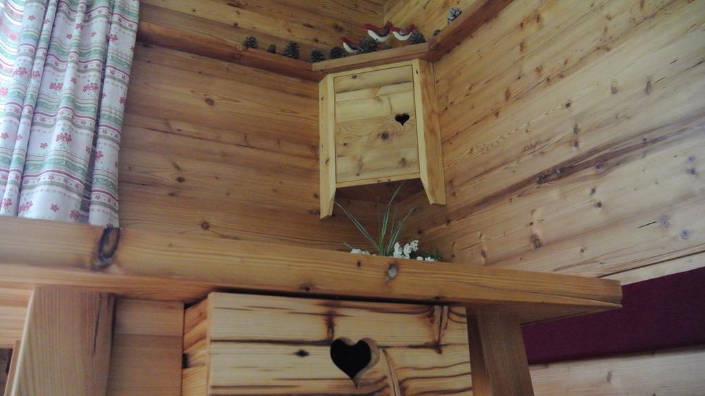 Pension Und Apartment Edelweiss Heiligenblut Exteriör bild
