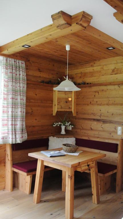 Pension Und Apartment Edelweiss Heiligenblut Exteriör bild